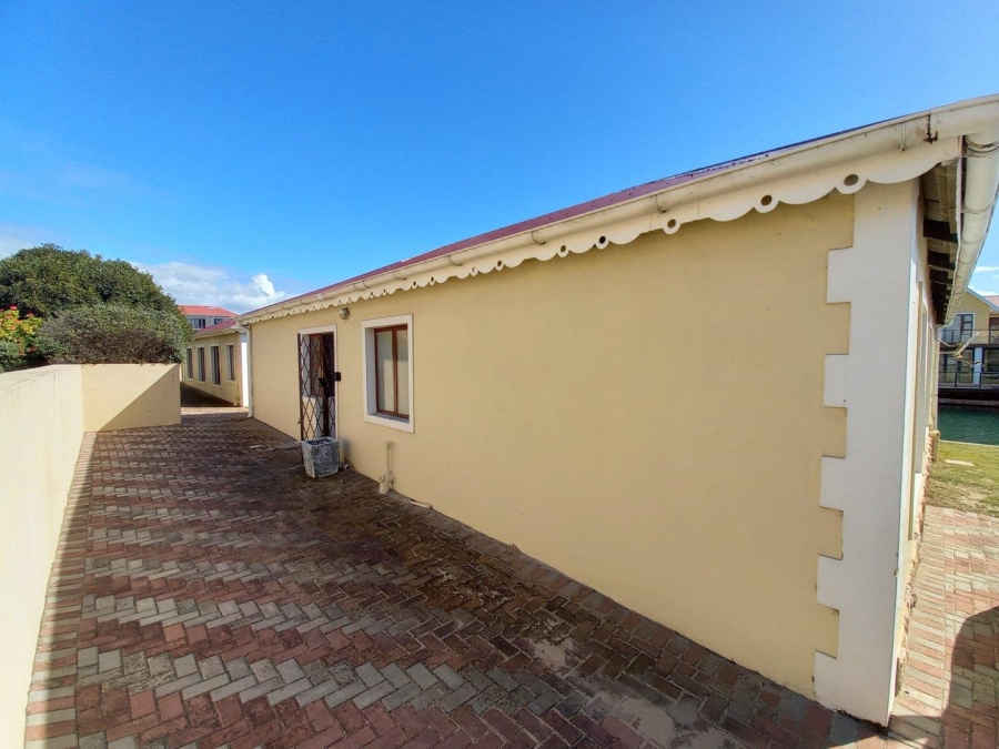 4 Bedroom Property for Sale in Marina Martinique Eastern Cape